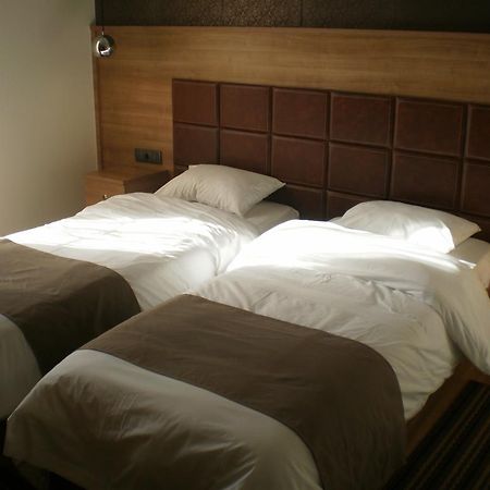 Metropolis Hotel Sérres Eksteriør bilde