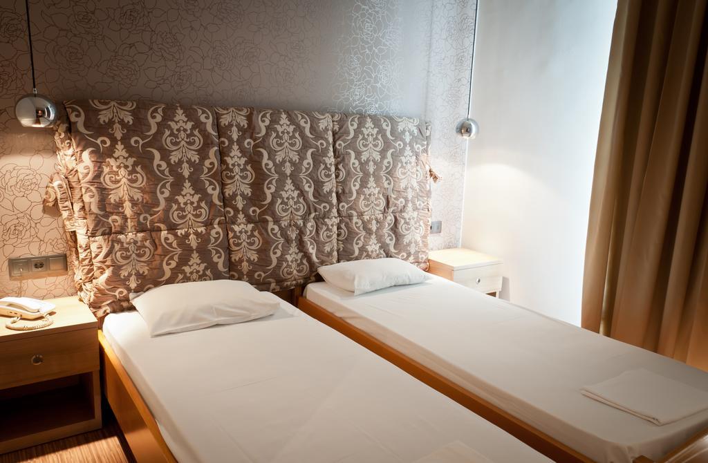 Metropolis Hotel Sérres Eksteriør bilde